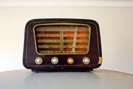 O veículo rádio, que sobreviveu a várias mortes anunciadas
